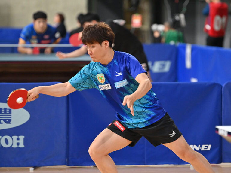 MLTTでMVPを受賞。英田理志、唯一無二のオールラウンドプレイヤー ｜ Yasaka ｜ 卓球王国WEB